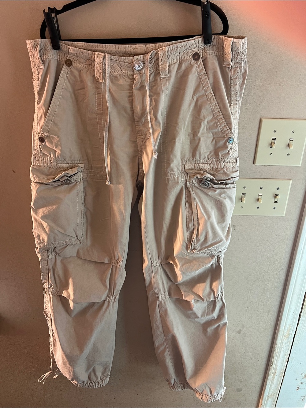 VINTAGE Y2K TRUE RELIGION KHAKI CARGO PANTS SIZE 38